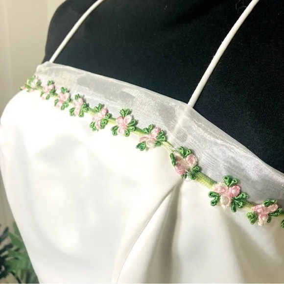 White Prom or Bridal Wedding Dress - Picture 9 of 16